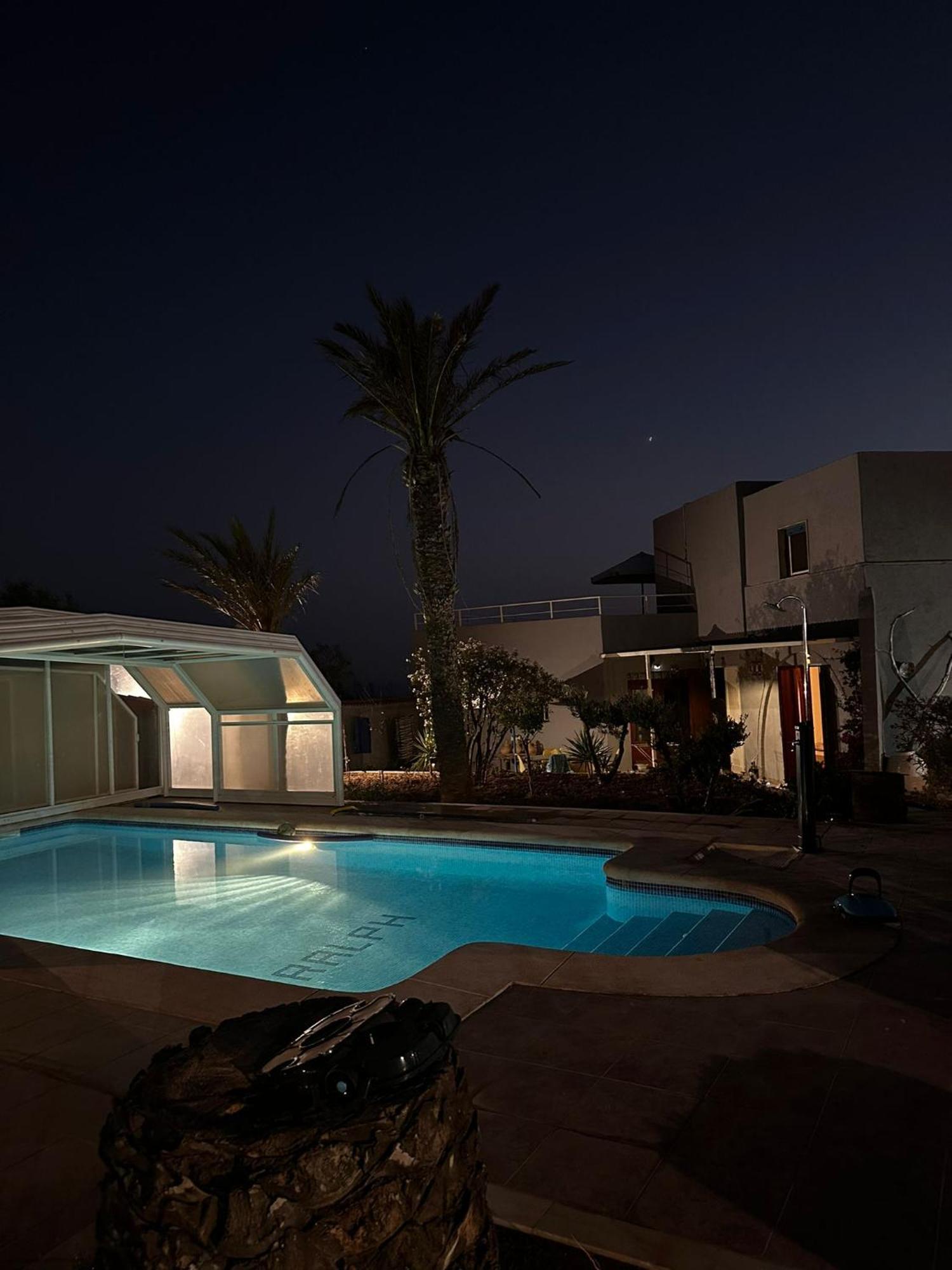 El Castillo De Ralph Bed & Breakfast เอลเอคีโด ภายนอก รูปภาพ