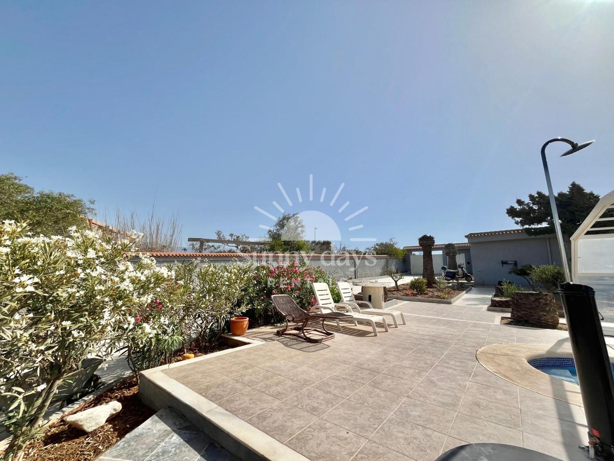 El Castillo De Ralph Bed & Breakfast เอลเอคีโด ภายนอก รูปภาพ